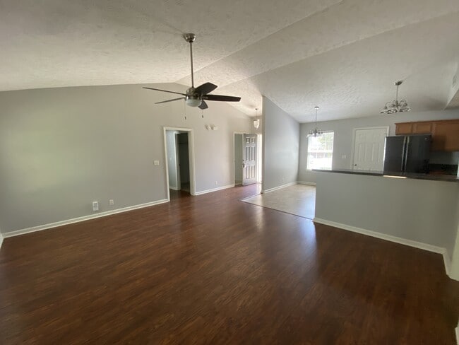 Building Photo - 3312 Tourmaline Dr