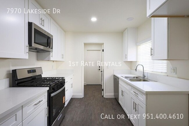 Building Photo - 7970 Lakeside Dr