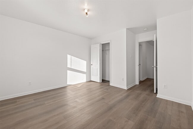 Building Photo - 20807 Echo Manor Dr