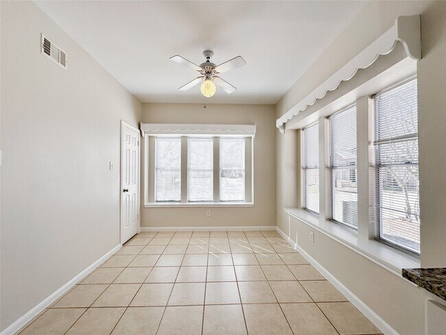 Building Photo - 5515 Strack Rd