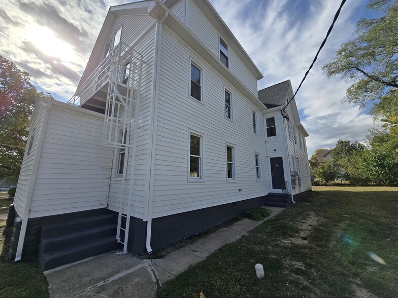 Building Photo - 316 Columbia Blvd