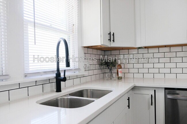 Building Photo - 2035 E 43rd St