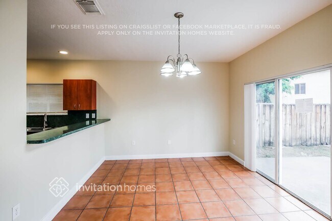 Building Photo - 4102 NE 25th Ct