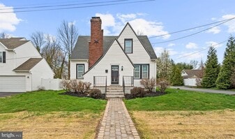 Building Photo - 5 Woodrow Ave