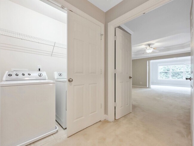 Building Photo - 2147 Yancy Ln