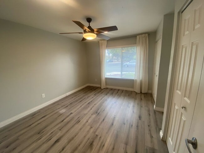 Building Photo - Wonderful 2 Bedroom home in Peacock Hills ...