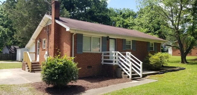 Primary Photo - 747 Phelps and Workman Rd