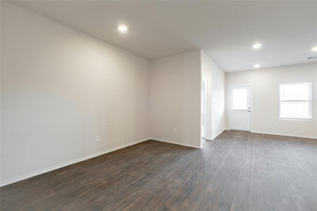 Building Photo - 314 N Richland Dr