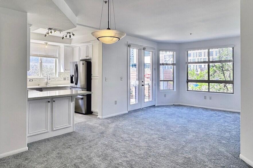 Building Photo - 235 Market St