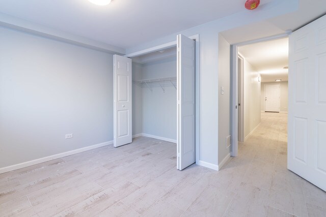 Building Photo - 5134 N Oakley Ave