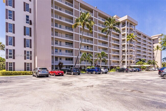 Building Photo - 2671 S Course Dr