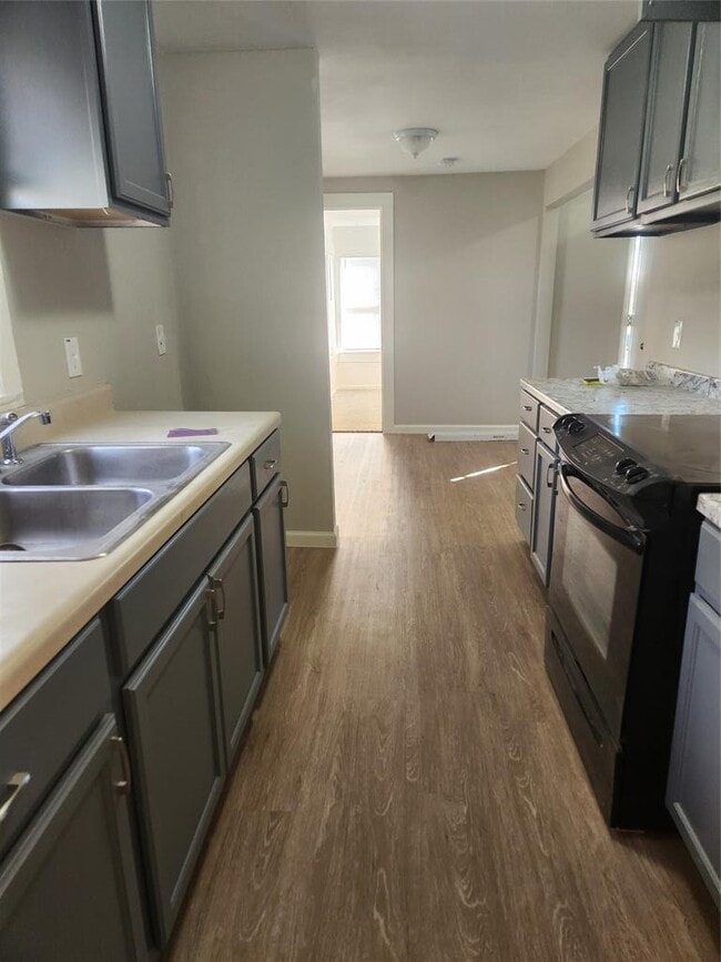 Building Photo - 130 Olive St