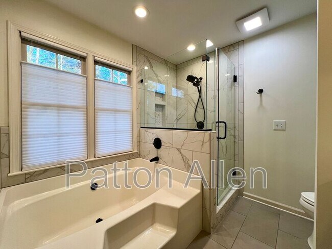 Building Photo - 29 Whispering Oak Ct