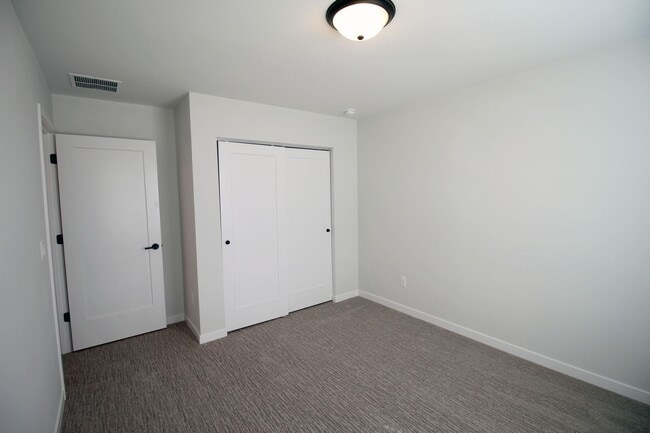 Building Photo - 2324 Lovie Ln