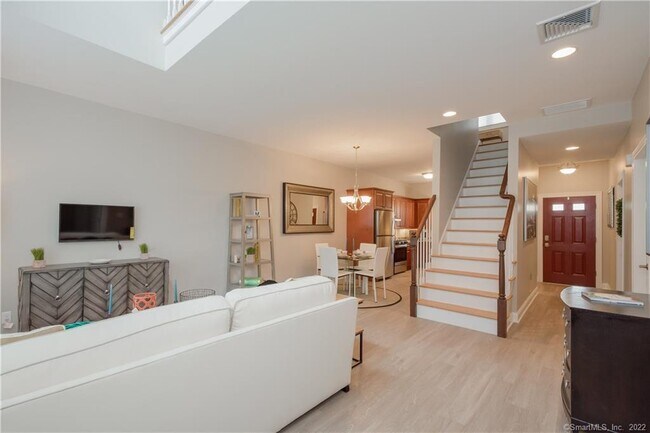 Building Photo - 24 Mill Pond Dr