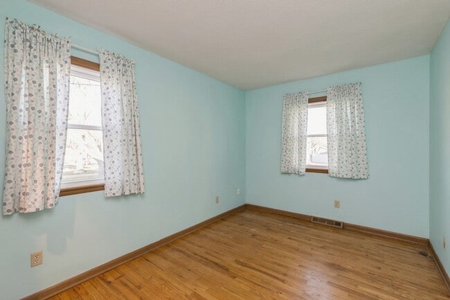 Building Photo - LEASING SPECIAL!! 2 Bed, 1.5 Bath Home in Ankeny