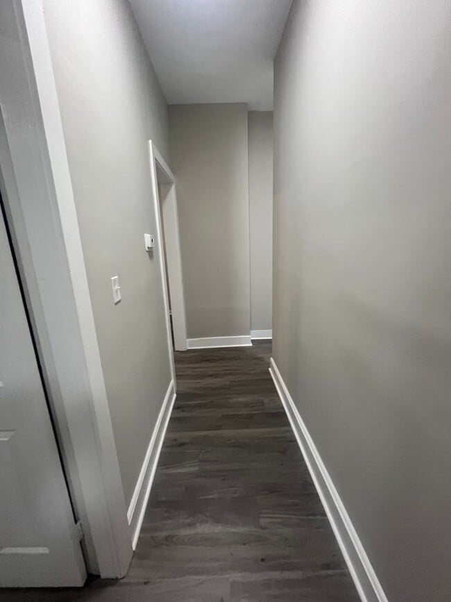 Building Photo - Gorgeous Updated 5 Bedroom/2.5 Bath House!