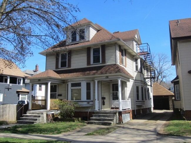 Building Photo - 176 Rosedale St