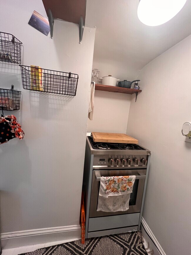 Stainless steel gas stove - 74 John St