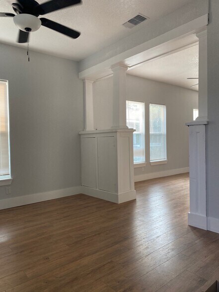 Building Photo - 439 Dunning Ave