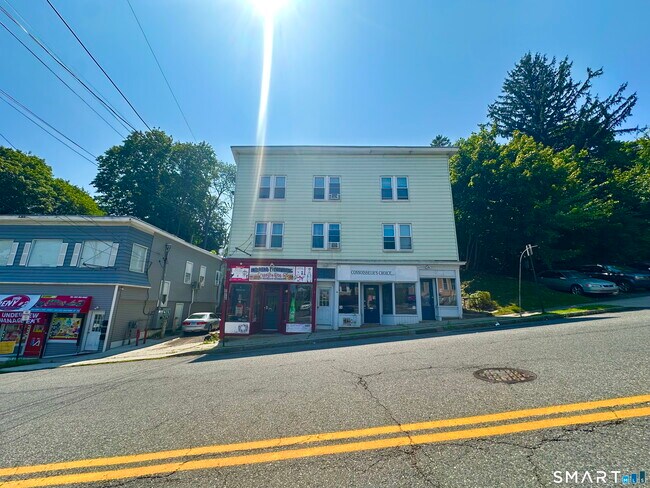 Building Photo - 1019 W Main St