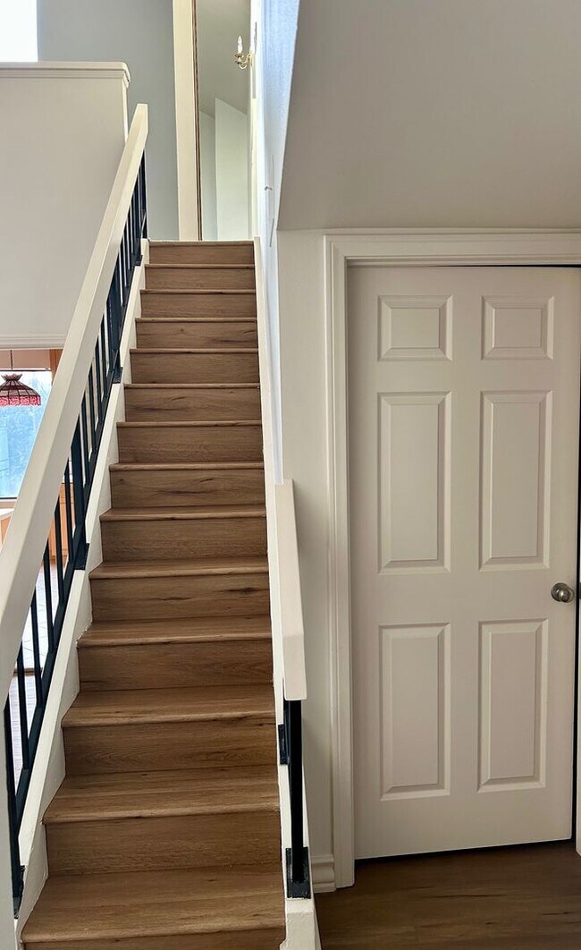 Building Photo - ***Amazing 2 Bed 2.5 Bath Westwood Condo U...