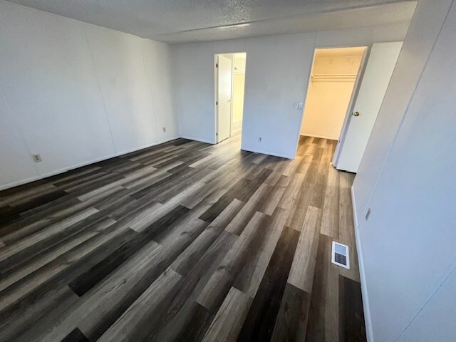Building Photo - 560 Ramar Rd