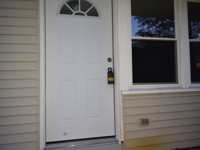 Building Photo - 48 Dupont Pl