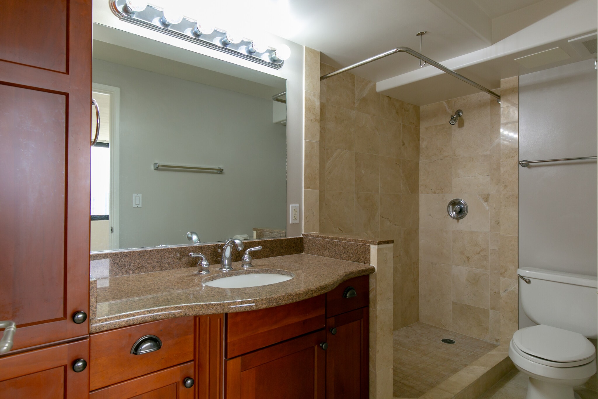 Master Bedroom - 343 Hobron Ln