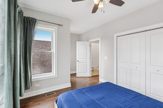 Building Photo - 3516 W Hirsch St