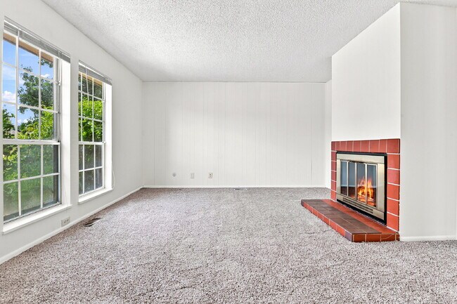 Building Photo - $1,445.95, 2 bed, 1 bath located in Denver with Central AC