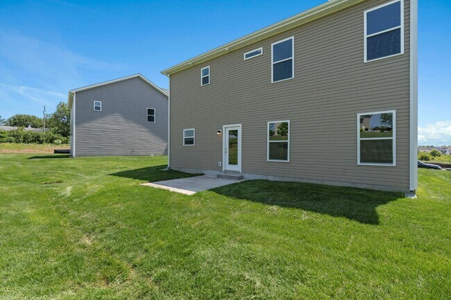 Building Photo - 313 Friendly Ave