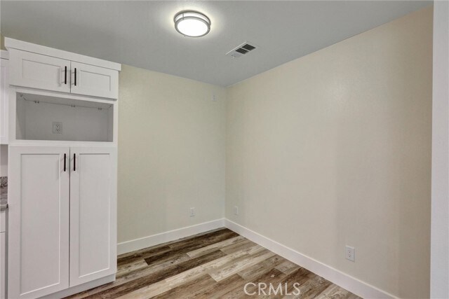 Building Photo - 404 E Glendale Dr