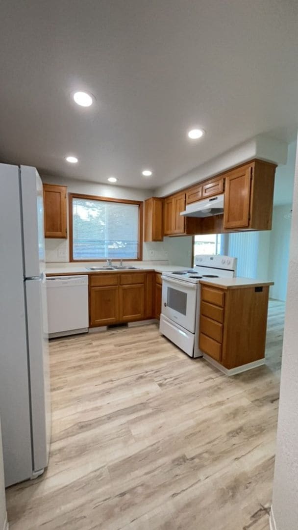 Building Photo - 3 Bedroom 2 bath house