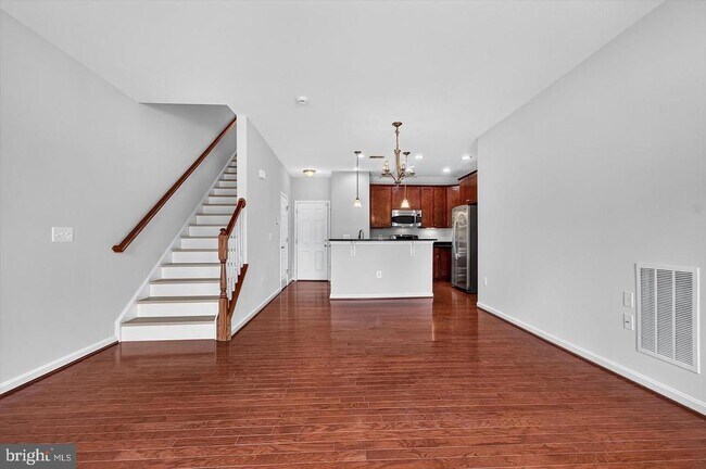 Building Photo - 43845 Centergate Dr