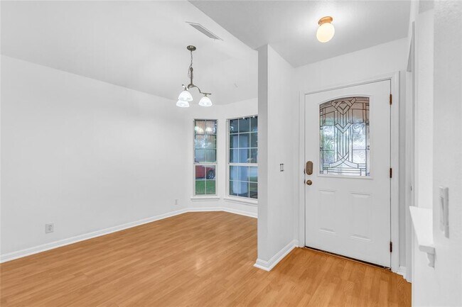 Building Photo - 16613 Jaron Dr