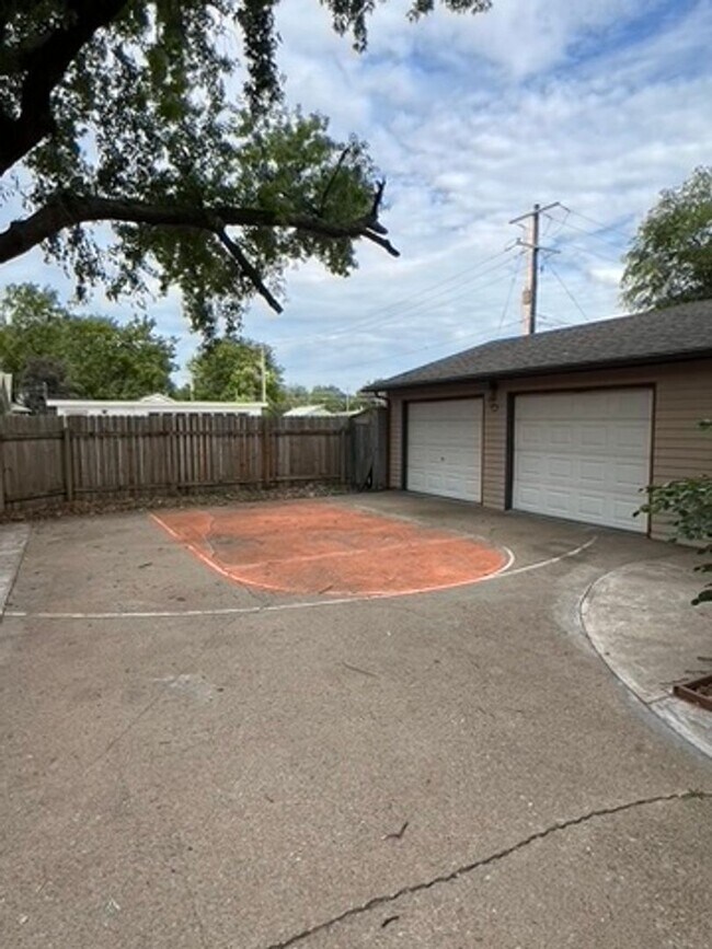 Building Photo - Discover Timeless Charm: Enchanting Historic Home in a Picturesque Small Town