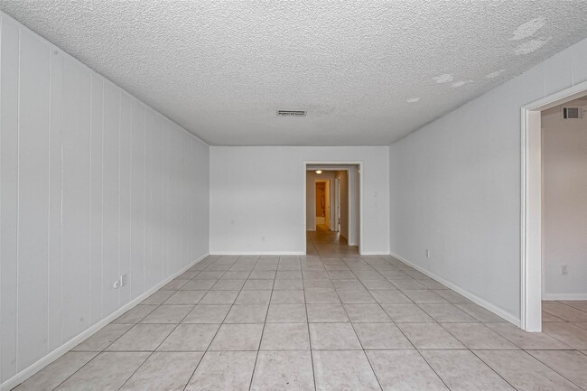 Building Photo - 14179 Misty Meadow Ln