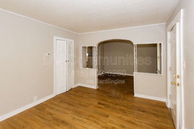 Building Photo - 3818 Highland Rd