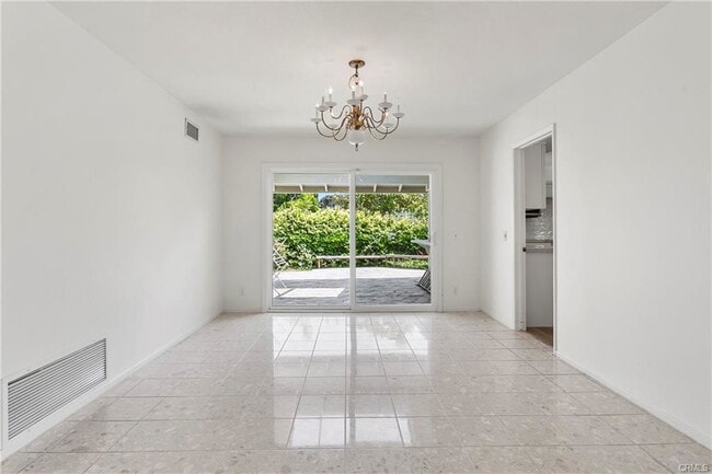 Building Photo - 2727 Island View Dr