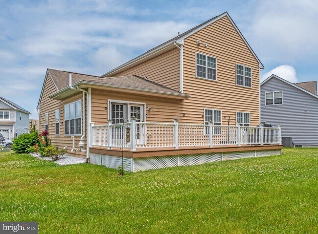 Building Photo - 18959 Gold Finch Cove