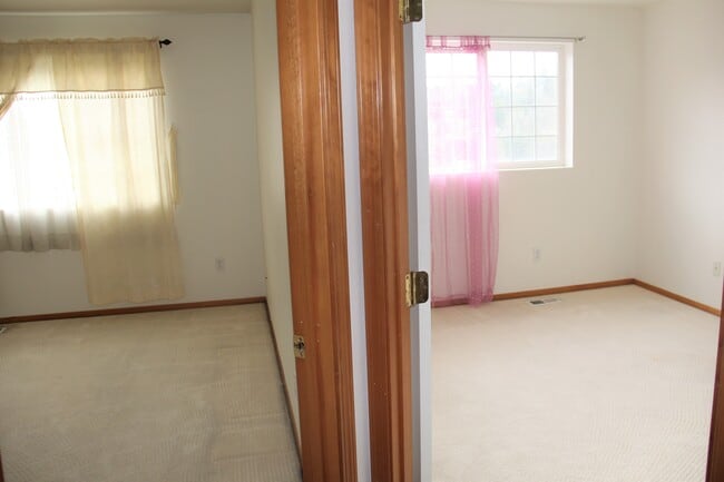 Building Photo - 4006 S 126th St