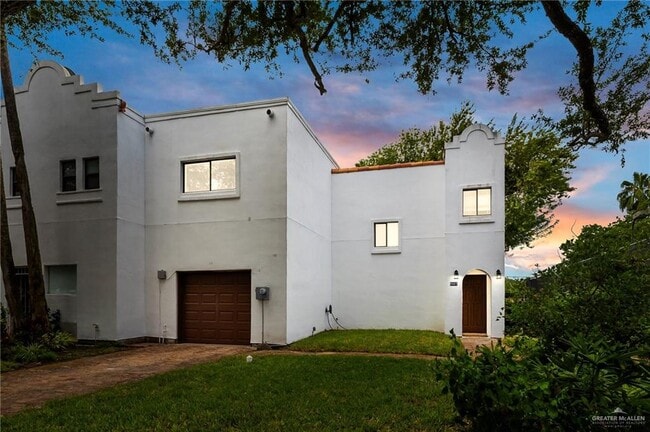 Primary Photo - 8 N 1st St