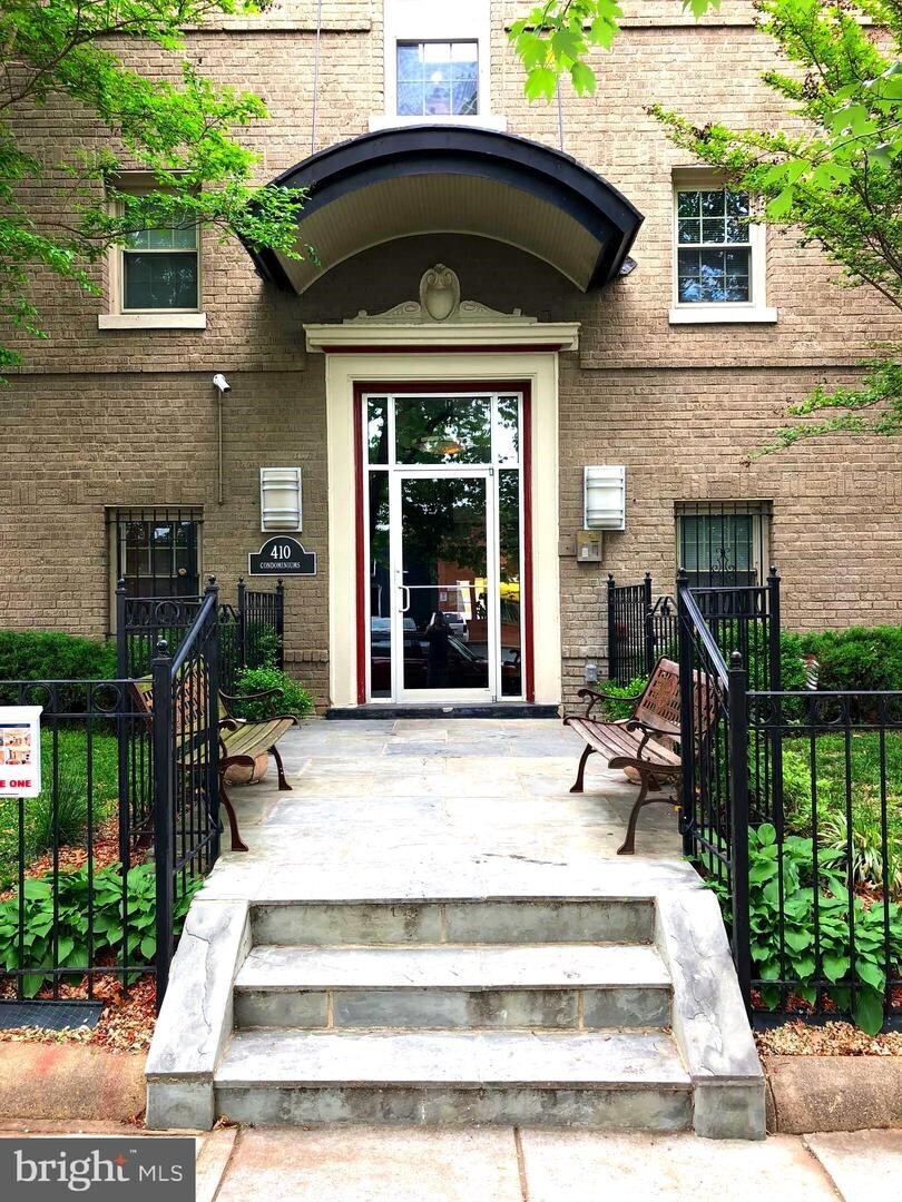 Welcome to the 410 - 410 15th St NE