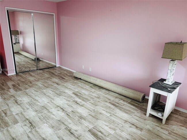 Building Photo - 2601 S Course Dr