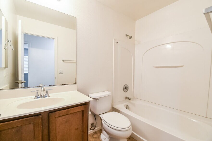 Building Photo - 1674 W Corriente Dr