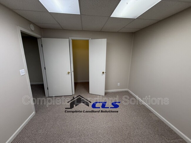 Building Photo - 1752 E Morgan Dr