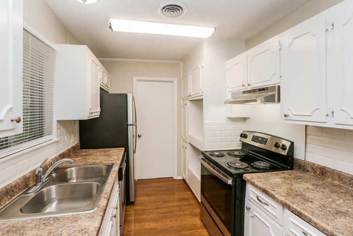 Building Photo - 1204 Manchester Dr