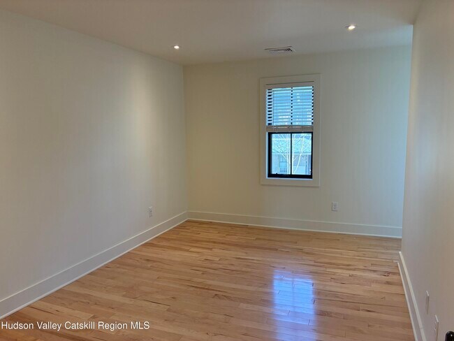 Building Photo - 217 State St