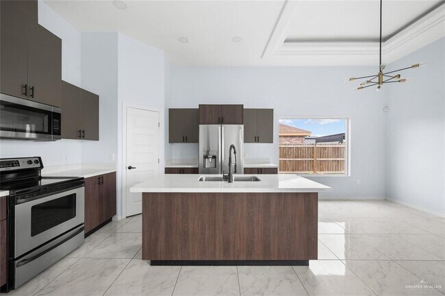 Building Photo - 13 San Charbel St